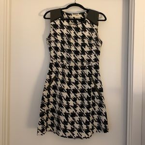 Brooklyn Industries Houndstooth Dress w pockets!